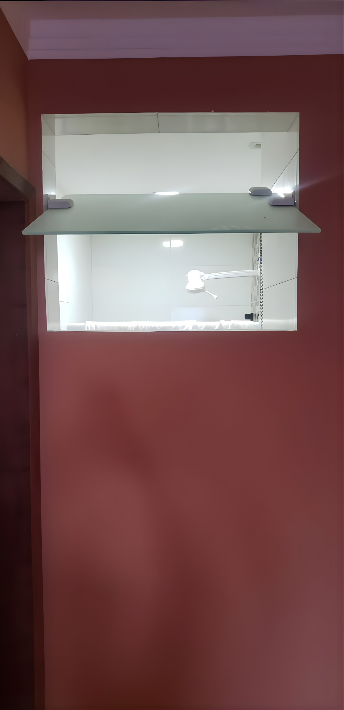 Janela pivoltante abertura total